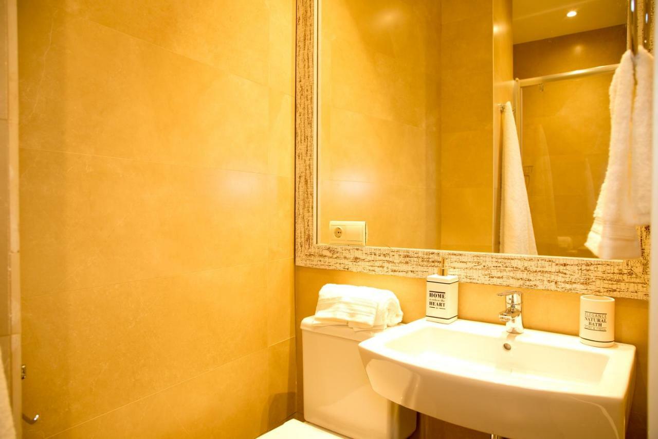 Elements Rooms Toledo Exterior photo